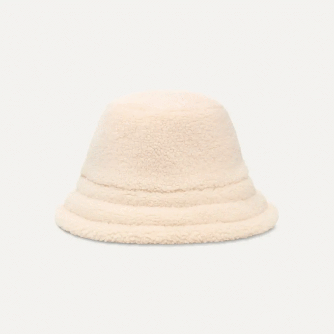AW UGGfluff Rev Hatt
