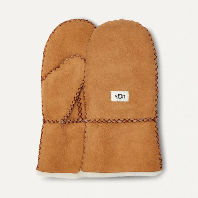 Fårskinnsvante med stygn