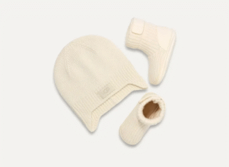 Skylar och UGG-mössa