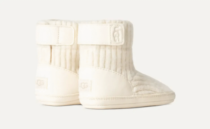 Skylar och UGG-mössa